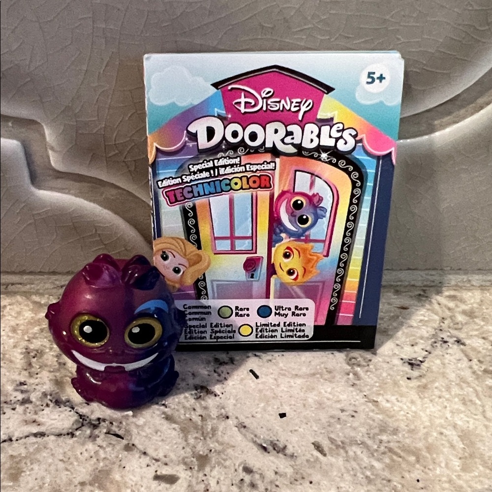 4/$14 Disney Doorables Technicolor Series Figure, *Special Edition* Cheshire Cat